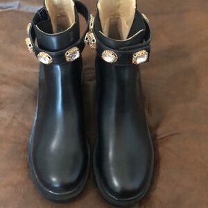 Steve Madden black boots, jewel embellished chunky boot